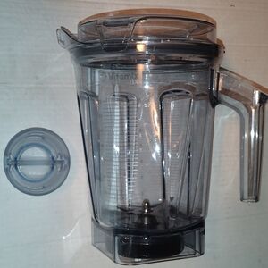 Vitamix 64-ounce Low-Profile Ascent Series Blender Container/Jar Clear/Tint